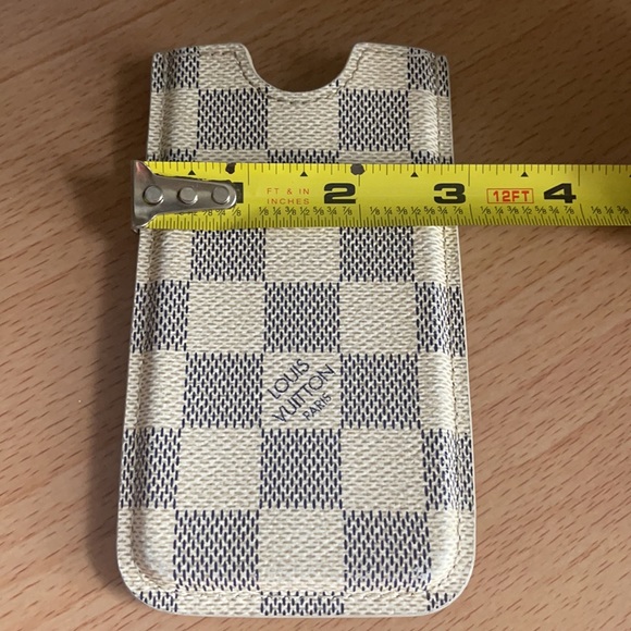 Louis Vuitton phone case - Picture 4 of 14